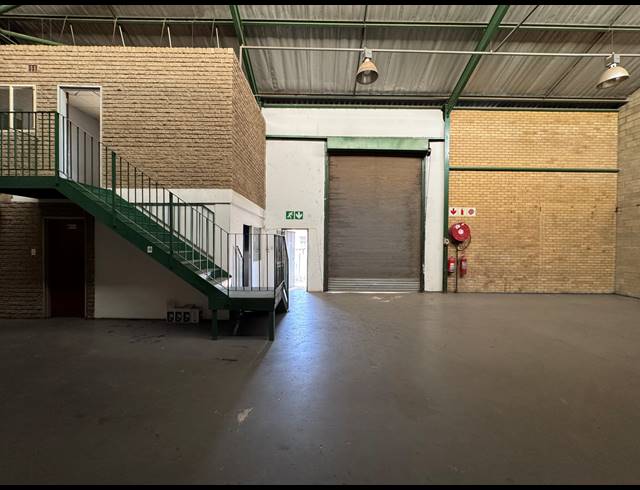 183M² WAREHOUSE TO LET IN ROBERTVILLE